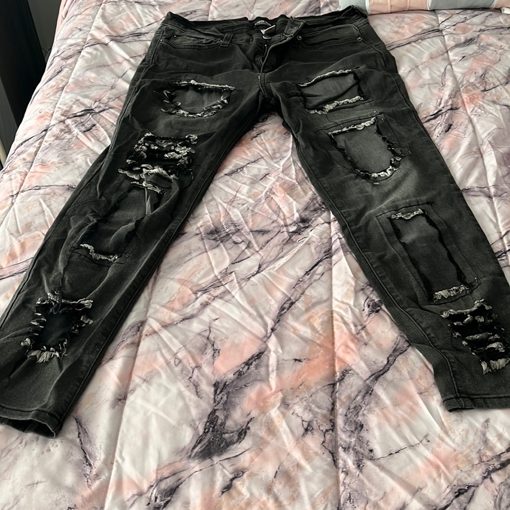 Ripped fashionnova jeans. Worn once. Womens size 15 not juniors